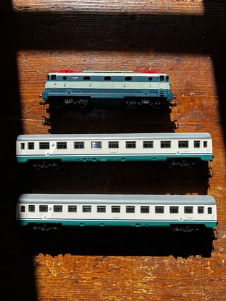 Locomotiva E444.001 LIMA con vagoni