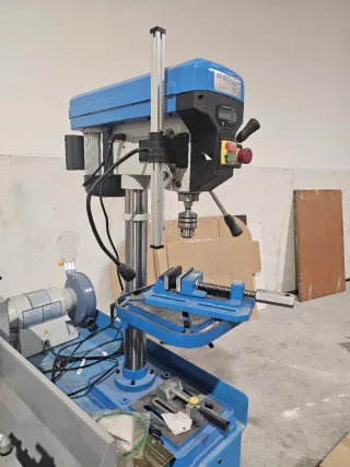 Taladro de columna de sobremesa