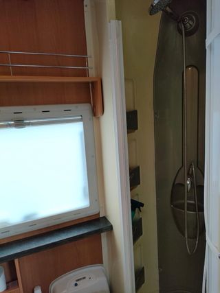 Alquiler autocaravana renault perfilada 4 personas