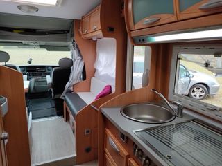 Alquiler autocaravana renault perfilada 4 personas