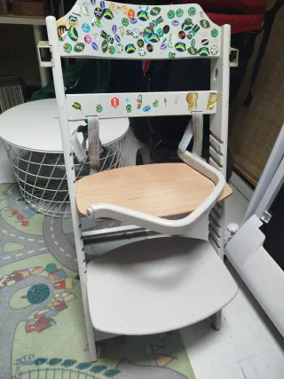 Trona de madera infantil