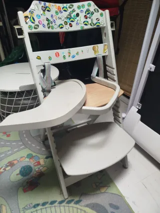 Trona de madera infantil