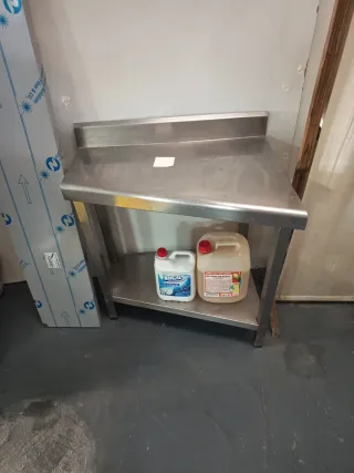 Mesa de acero inoxidable