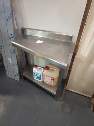 Mesa de acero inoxidable