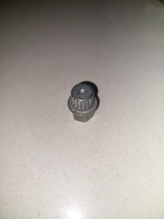 Tuerca macho antirrobo estrellado Volkswagen