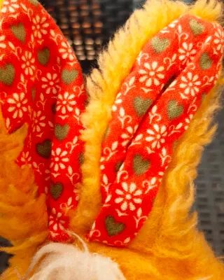 Antigua marioneta de mano de conejo