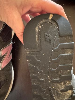 Zapatillas New Balance grises y rosas