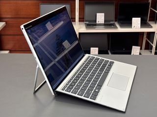 Portátil 2 en 1 tablet HP i7 - GARANTIA