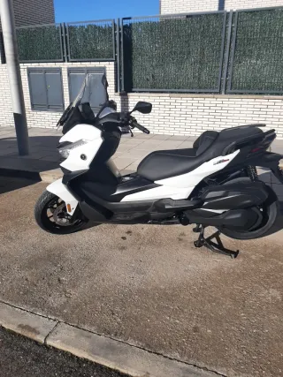 Voge SR4MAX T Maxi Scooter Automática 350cc.
