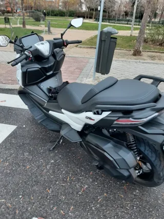 Voge SR4MAX T Maxi Scooter Automática 350cc.