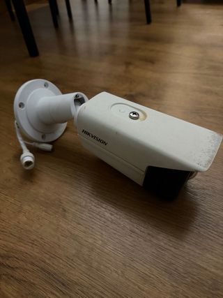 Cámaras IP HIKVISION MINIDOMO BULLET 180