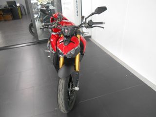 Ducati Streetfighter V2S