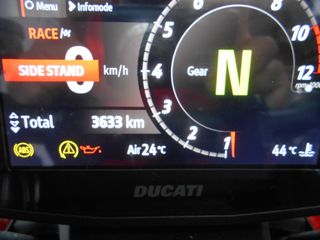 Ducati Streetfighter V2S