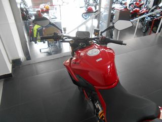 Ducati Streetfighter V2S