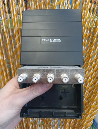 Amplificatore VHF-UHF Metronic