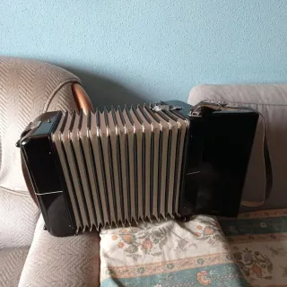 Fisarmonica Hohner Student IV M 32 bassi