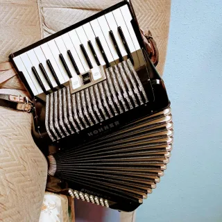 Fisarmonica Hohner Student IV M 32 bassi