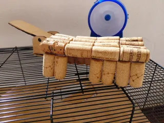 Jaula de tres plantas para roedores.