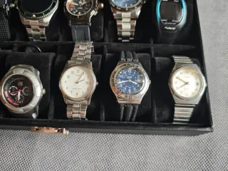 Lote de 4 relojes: Casio, swatch swiss, verni, qui