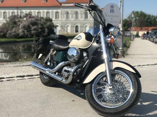 Honda Shadow VT750 c2 Cruiser Beige/Verde