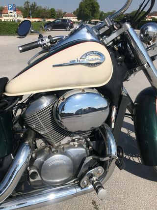 Honda Shadow VT750 c2 Cruiser Beige/Verde