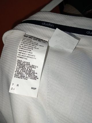 Traje de hombre beige con rayas