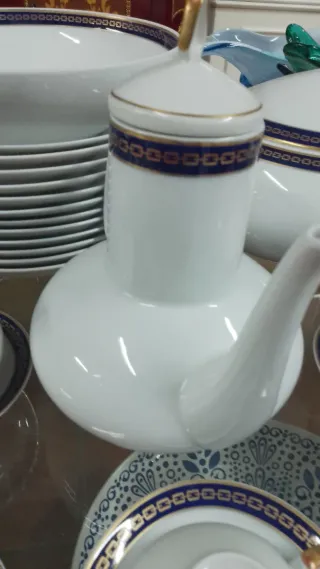 Vajilla Irabia 12 servicios y juego café