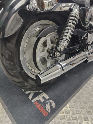 Harley-Davidson XL 883 C Negra/Plata