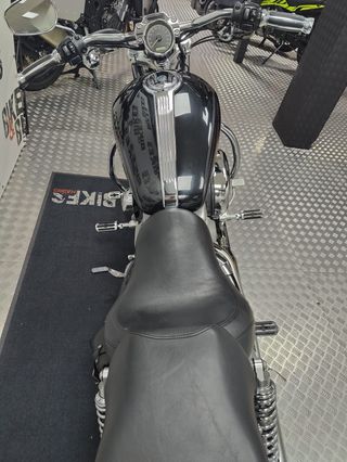 Harley-Davidson XL 883 C Negra/Plata