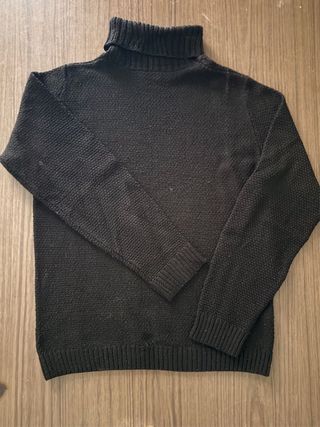 Maglioncino nero collo alto