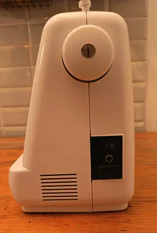 Máquina de coser Janome SW-3075