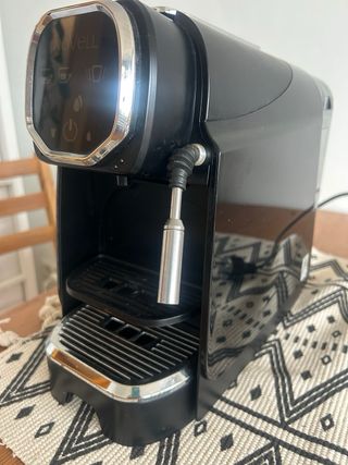 Cafetera Novell con dispensador agua caliente