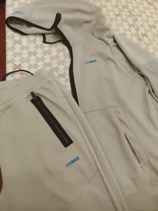 Chándal AIRMAX gris casi nuevo