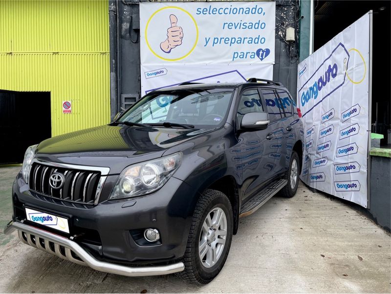 Toyota Land Cruiser 2012 - foto 1