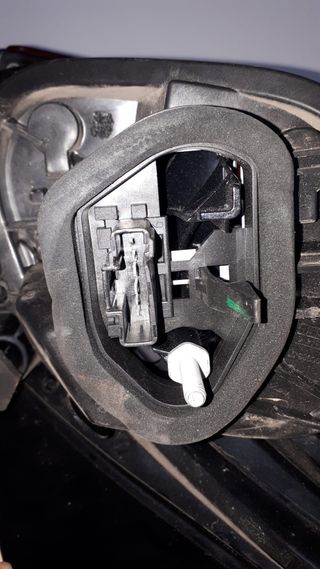 Piloto trasero derecho Peugeot 205