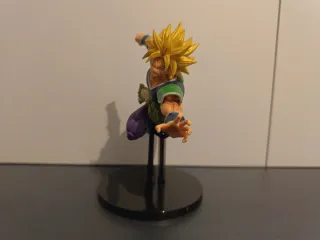 Figura Broly (negociable)