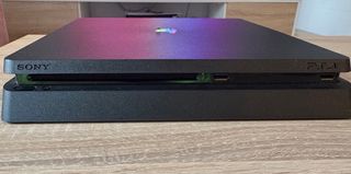 PS4 1TB (PlayStation 4) Negra + GTA V