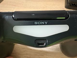 PS4 1TB (PlayStation 4) Negra + GTA V