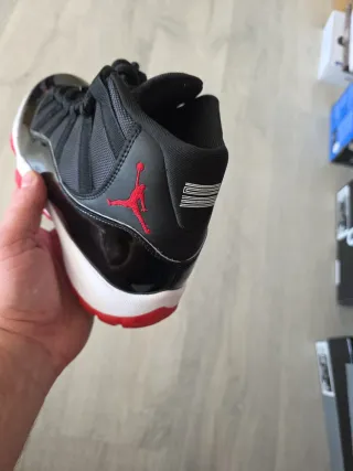 Zapatillas Jordan 11 Retro Negro Rojo