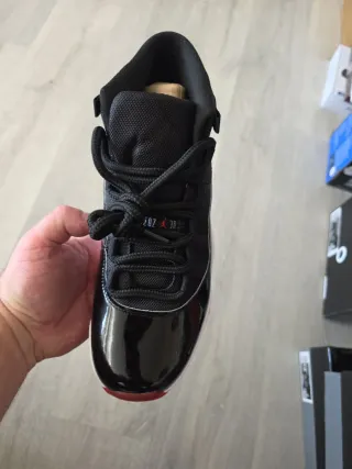 Zapatillas Jordan 11 Retro Negro Rojo