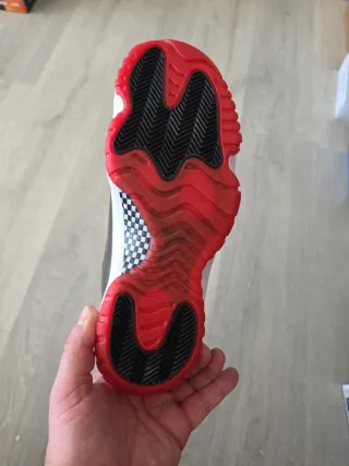 Zapatillas Jordan 11 Retro Negro Rojo