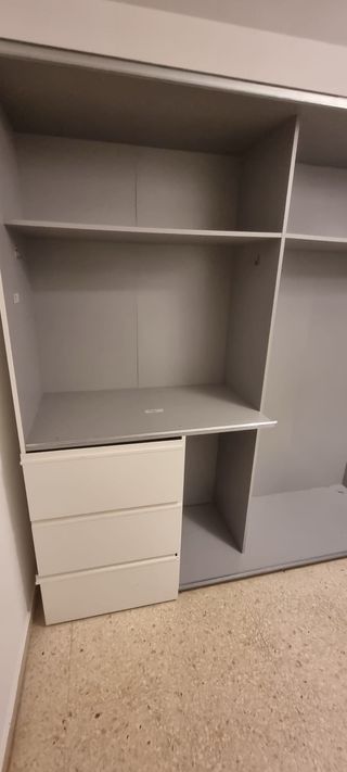 Armario beige 2m ancho x 2m alto x 60cm fondo
