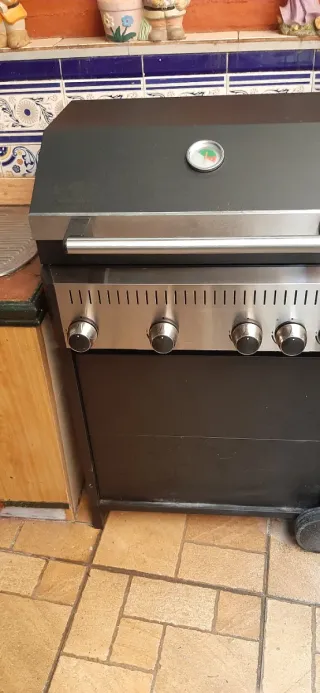 Barbacoa de gas butano negra