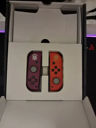 Nintendo Switch OLED Edición Escarlata y Púrpura