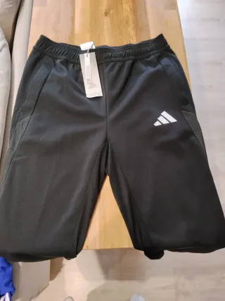 Pantalón Adidas
