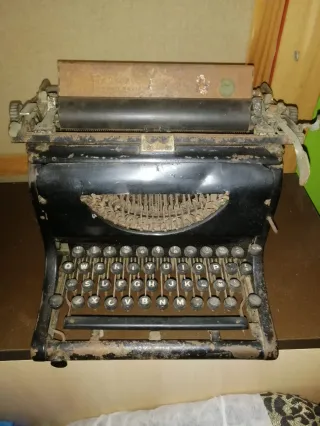 Máquina de escribir antigua