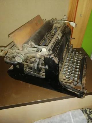 Máquina de escribir antigua
