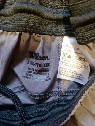 Pantalón de pádel gris marca Wilson. Talla XXL