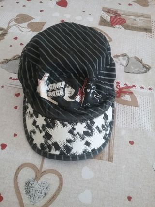 Lote Caja musical,gorra y álbum High School Musica