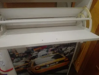 Zapatero con diseño de taxi